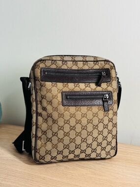 Gucci crossbody Y2K Beige & Brown GG Canvas Messenger Bag